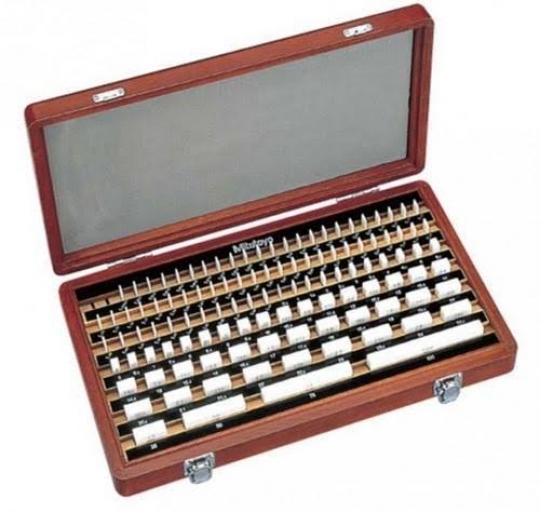 Set of Metric Rectangular Gauge Blocks